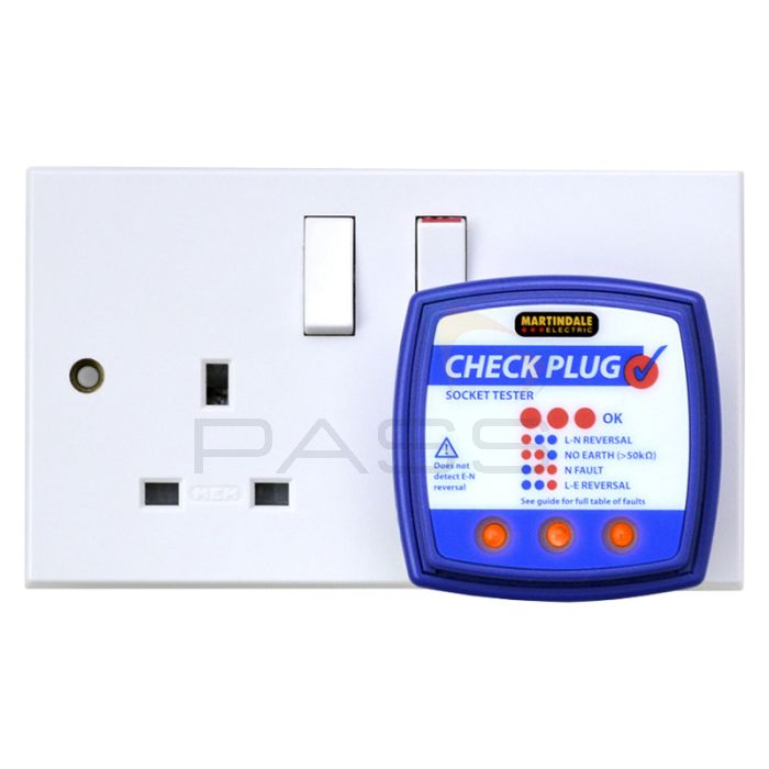 Martindale 13A 240v Classic Check Plug Socket Tester - Target Group